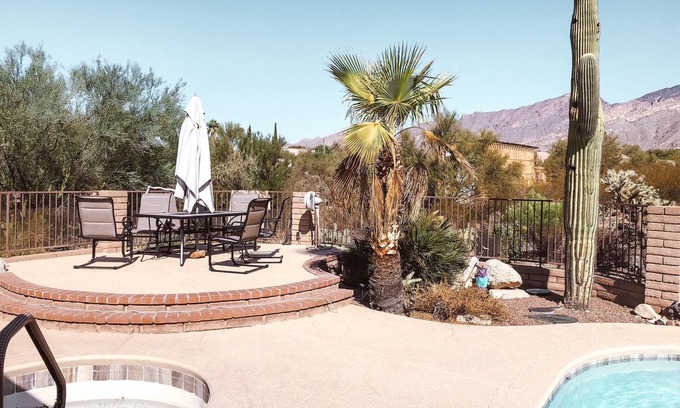Heatherwood Hills House | Catalina Foothills Casa with a View