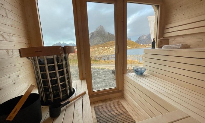 Reine House | Catogården - Boutique Home & Activity Centre