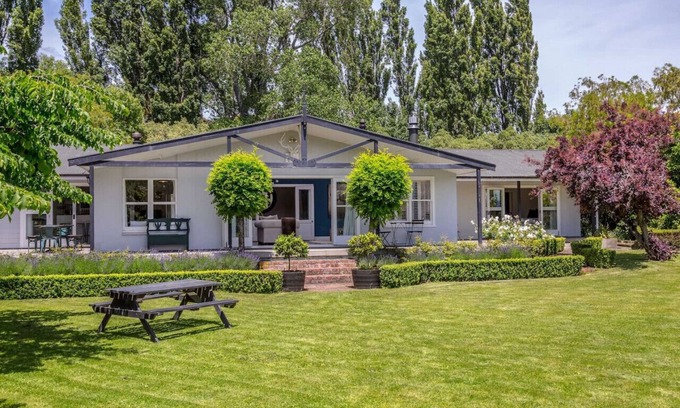 Dyerville House | Cattlestop, Martinborough