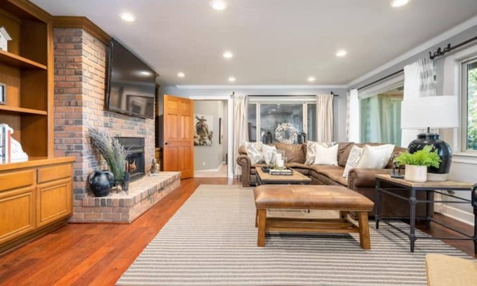 San Luis Obispo House | Cavalli Estates Ranchhouse & Suites. A lavender farm and private estate