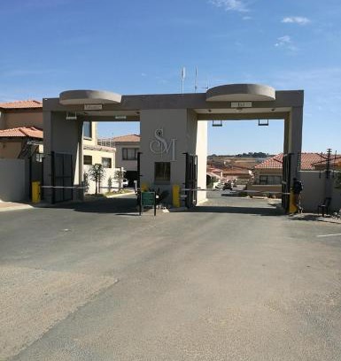 Greater Johannesburg Metropolitan Area House | CeceVille in Midrand