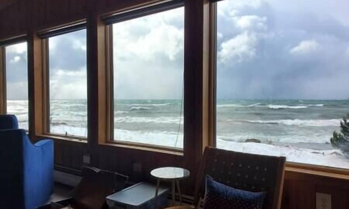 Laurium House | Cedar Bay - Front Row