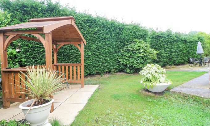 Brimington Cottage | Cedar Cottage