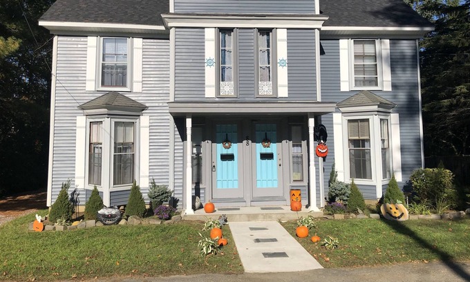 Belfast House | Cedar Manor Townhouse