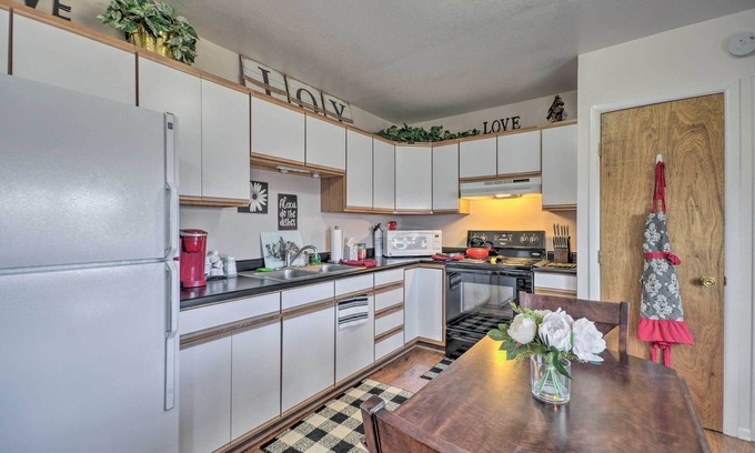 Cody Apartment | 'cedar Mountain Hideout' By Cody Night Rodeo!