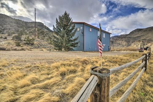 Cody Apartment | Cedar Mountain Hideout By Cody Night Rodeo!