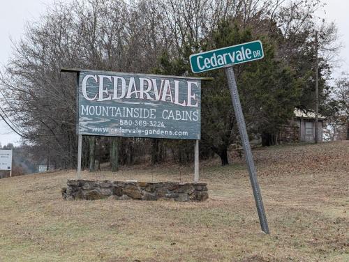 Davis Cabin | Cedarvale Cabins Turner Falls