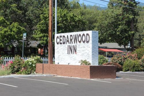 Ashland Hotel | Cedarwood Inn of Ashland