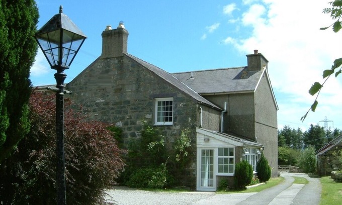 Garndolbenmaen House | Cefn Uchaf Guesthouse