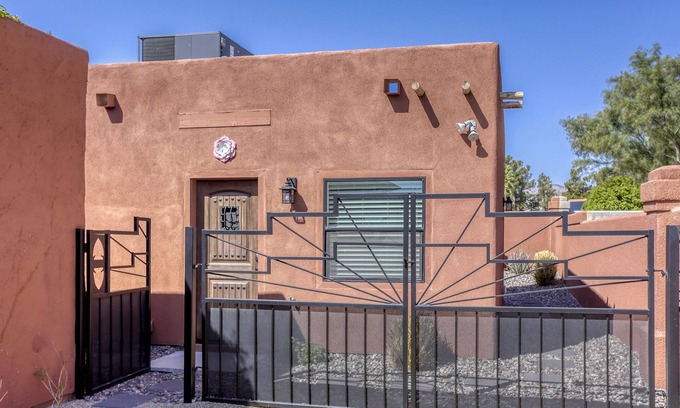 Centennial Hills House | Centennial Hills Luxury Guesthouse In Northwest Las Vegas