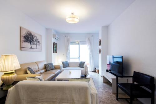 Perchel Norte Apartment | CENTER LOCATION & PARKING FREE Apartment with largeTerrace & BBQ
