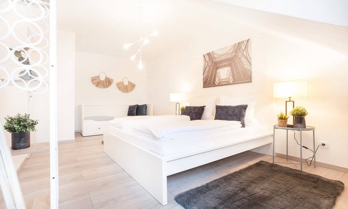 Suedviertel Apartment | Centerapartment | near fair & Grugahalle & city