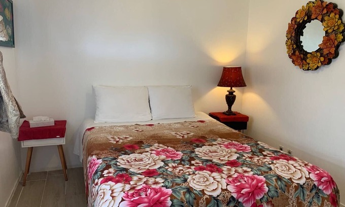 Paradise Condo | Central, 2 bed-rooms, 2 showers, 5 mins airport, 10 mins strip/convention center