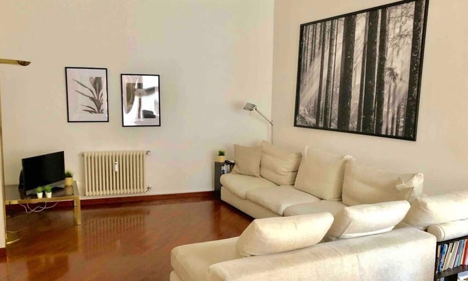 Porta Venezia House | Central Apartment Senate