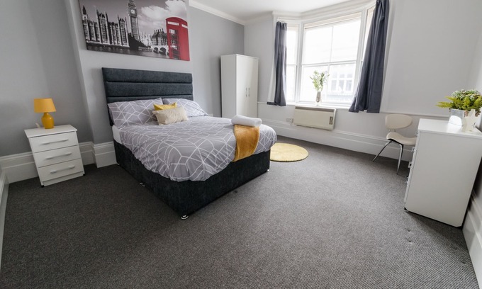 Bedford Apartment | Central Bedford Contractor Apartment free wifi 1