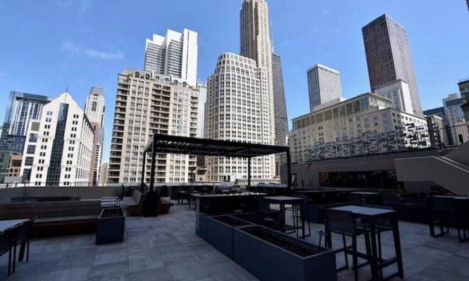 Rush and Division Apartment | Central Chicago Condo