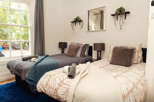 Nunhead Apartment | Central City Oasis - Sleeps 4 Parking Included Contractor Discounts!