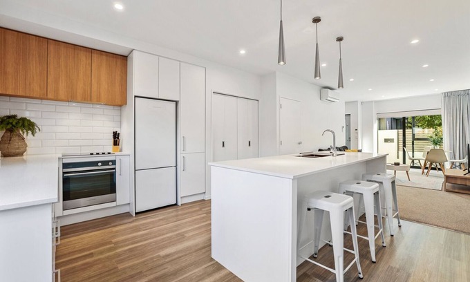 Christchurch City Centre House | Central Cutie - Christchurch City Townhouse
