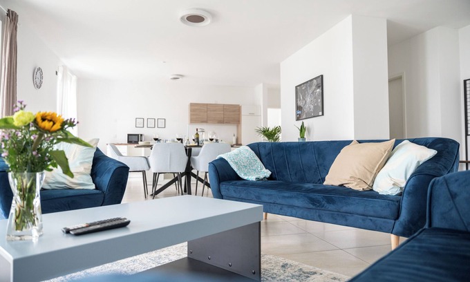 Giessen Apartment | Central | for 6 | free parking | terrace| near the university hospital