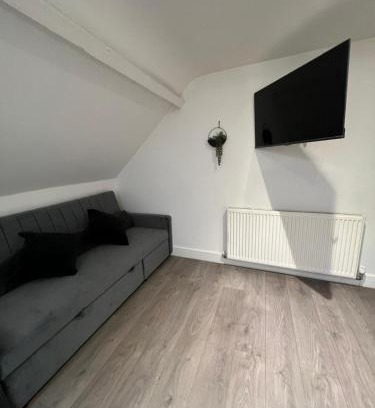 Hedon Apartment | Central Hedon Modern Apartment