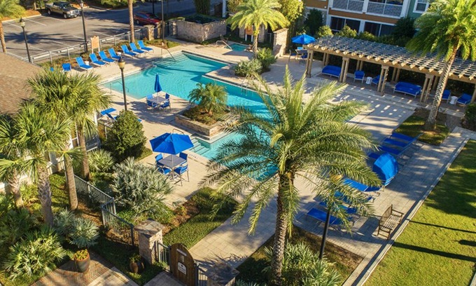 Southpoint Apartment | Central location-Pool&Hot Tub Near Beach and Mayo Clinic
