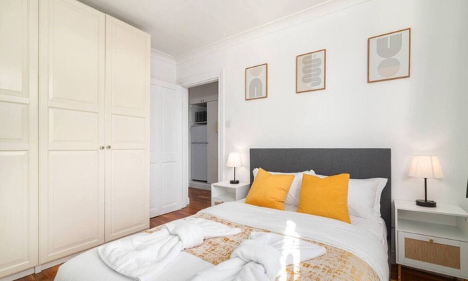 St. Johns Wood Apartment | Central London NW8 1 Bedroom Large By Regents Park