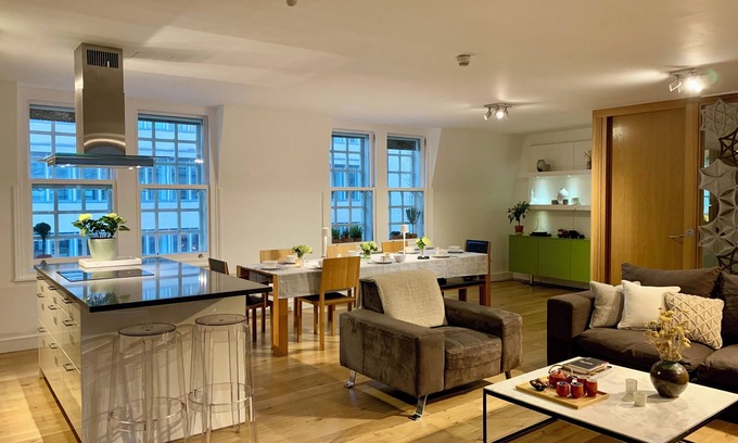 Holborn and Covent Garden Apartment | Central London Penthouse with Private Roof Terrace