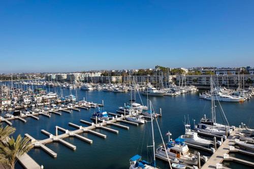 Marina del Rey Hotel | Central Marina Del Rey Apartments