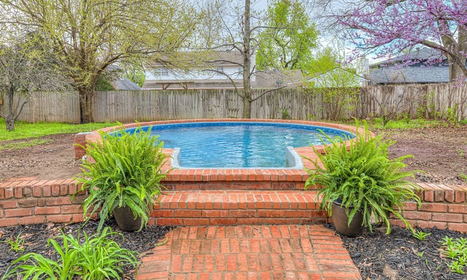 Central Oklahoma City House | Central OKC - Spacious home with pool, gym, pool table, and shuffleboard