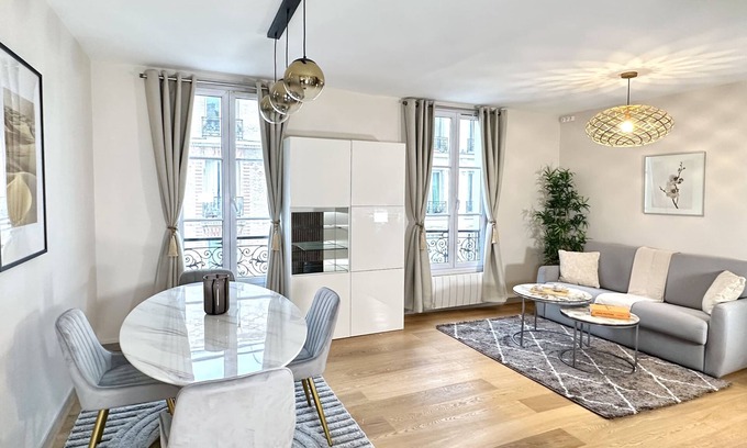 Plaisance Apartment | Central Paris family flat near top attractions