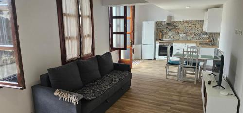 Puerto de la Cruz Apartment | Central Puerto de la Cruz Getaway - Walk to Everything