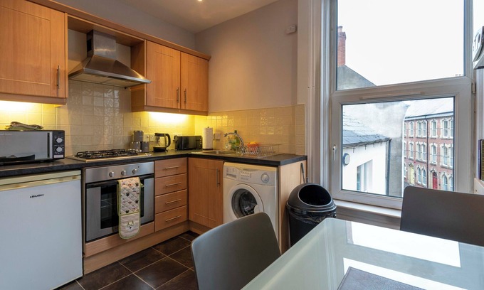 Queens Quarter Apartment | Central, Stylish, & Modern Flat in Belfast