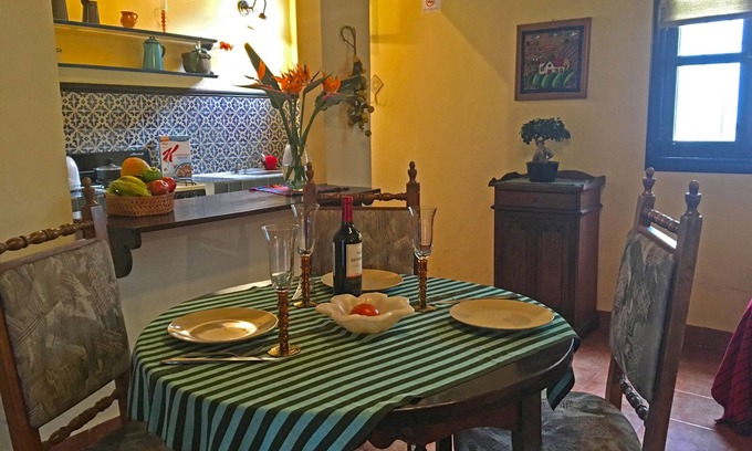 Antigua Guatemala Apartment | Central twin bedroom apartment with kitchen