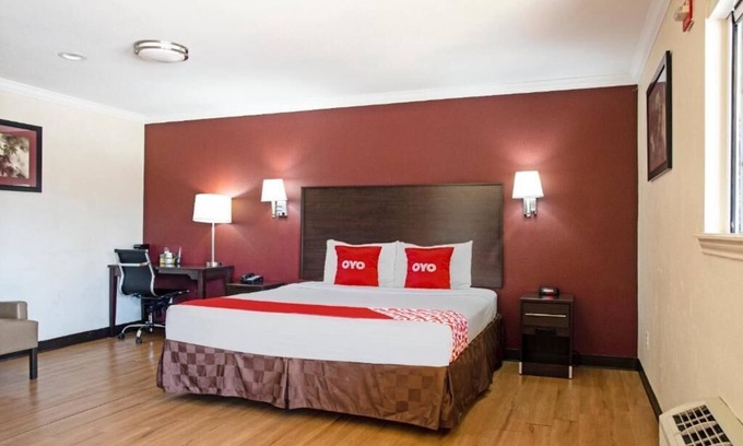 McAllen Hotel | Central Unit By Olive Garden - Pets Welcome, Pool, Free Parking Available