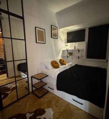 Mirow Apartment | Central Warsaw 2 Room Flat