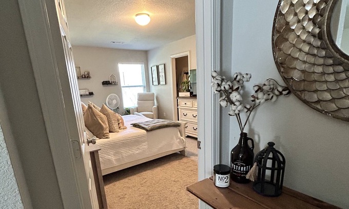 Maumelle House | Centralized home in new neighborhood w/ fenced in yard, covered patio, & more!