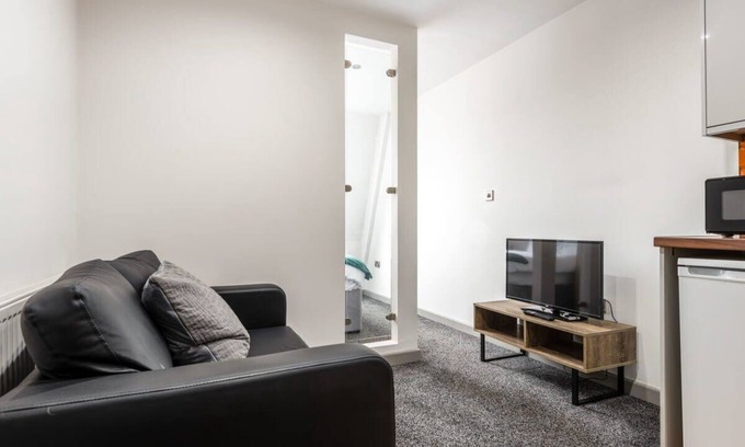 Halifax Apartment | Centrally Located 1 Bed Budget Flat in Halifax