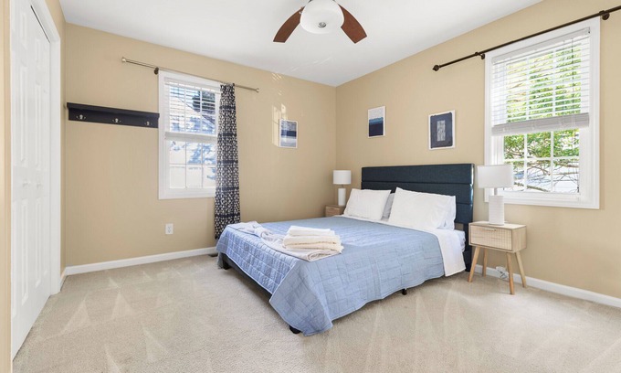 Chapel Hill House | Centrally Located 4BR Midterm Rental in Chapel Hill