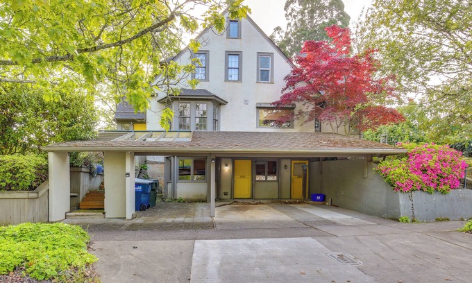 Amazon Apartment | Centrally Located Eugene Apt < Half-Mi to UO!