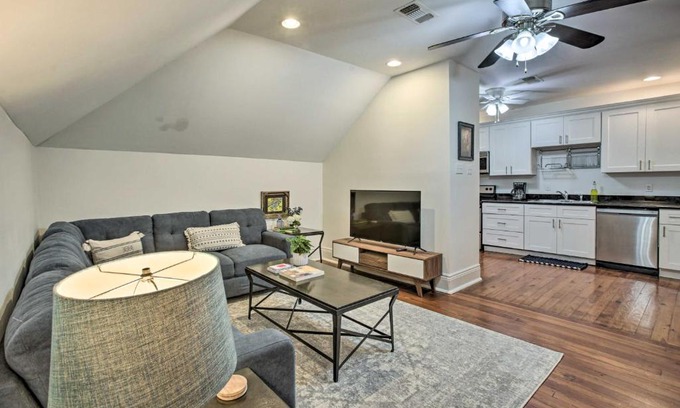 Milan Apartment | Centrally Located New Orleans Condo with Yard!