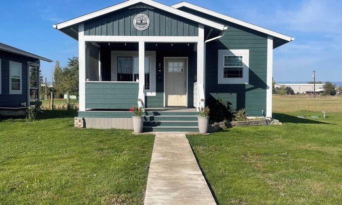 Evergreen Cottage | Centrally located. Private. 1-bedroom cottage. Full bath. close to everything.
