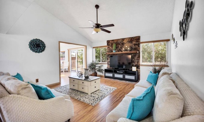 Paradise House | Centrally located Spacious Vacation Hom 13 m strip