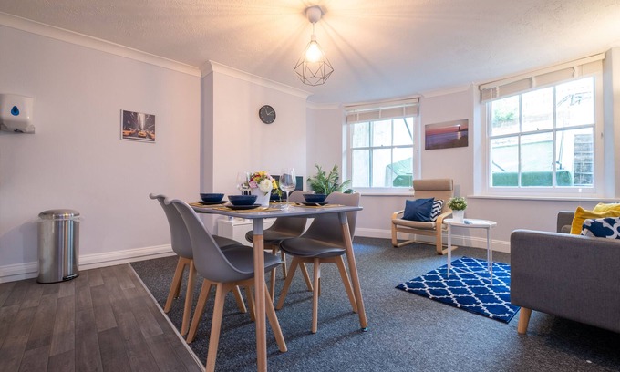 Hove Apartment | Centre of Brighton and Hove near beach Brunswick by 9S Living