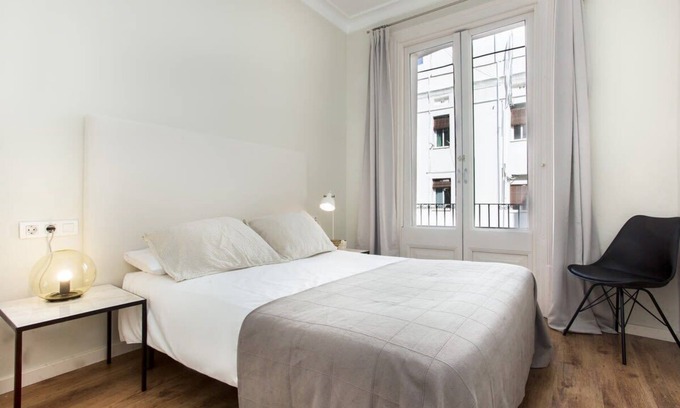 El Raval Apartment | Centric 3bedroom in Las Ramblas
