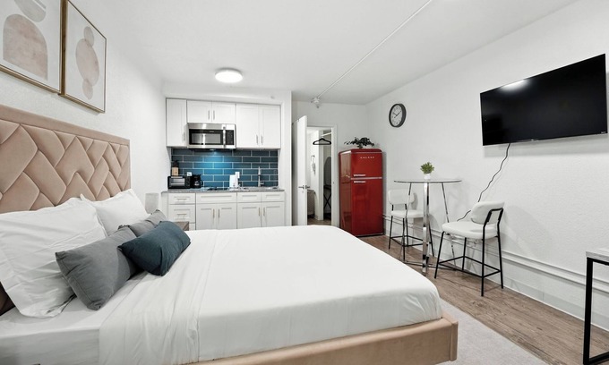 St. Johns Apartment | Centro Flats 339 I Comfy and Spacious Studio