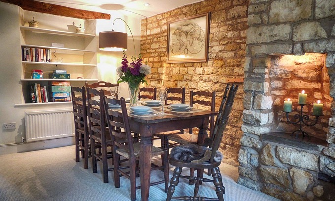 Moreton-in-Marsh Cottage | Century House
