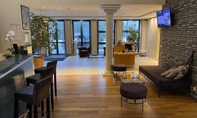 Luxeuil-les-Bains Hotel | Cerise Luxeuil Les Sources