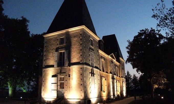 Sainte-Cecile Bed & Breakfast | Château de Belle-Vue