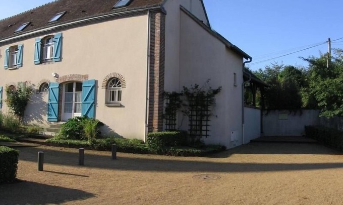 Trizay-Coutretot-Saint-Serge Cottage | Charming 3-Bedroom Cottage in Trizay-Coutretot-Saint-Serge, Pet-Friendly, Near Outdoor Activities