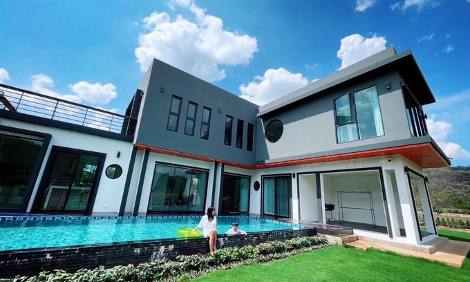 Khanong Phra Villa | Chacha Tyme Pool Villa Khaoyai